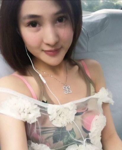 网红郭美美和狱警合影,与狱警合影引关注