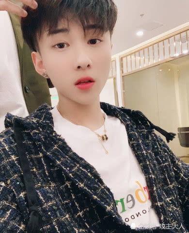 网红王乐乐带的项链,潮流引领者的时尚宣言