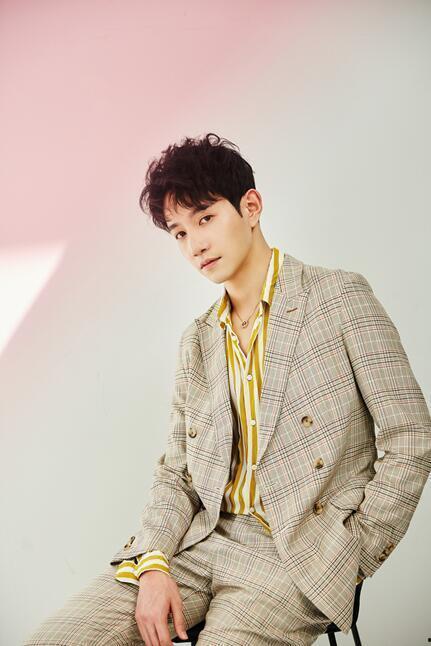 邱的男明星,揭秘男明星背后的故事与魅力