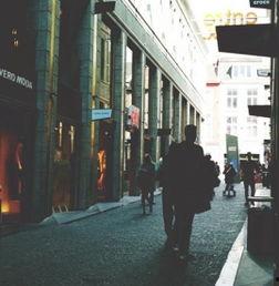 今日头条闹闹女巫店,今日热点事件背后的神秘力量！”